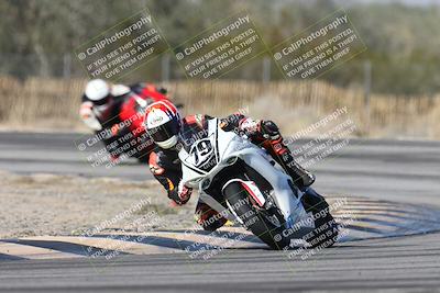 media/Dec-01-2025-Moto Forza (Mon) [[2daa91e15f]]/1-Advanced Group/Session 3 (Turn 3)/